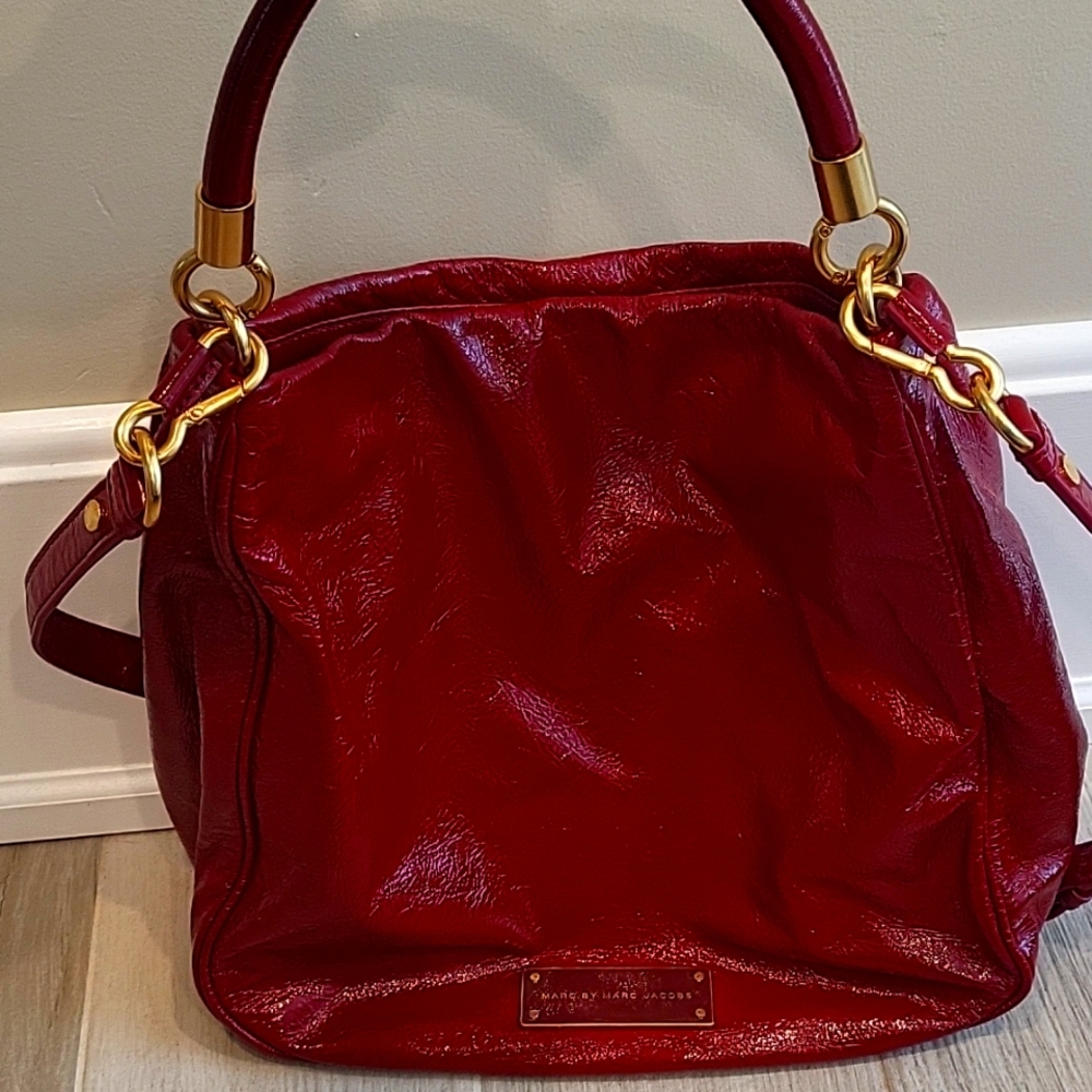 Red Marc Jacob's crossbody satchel
